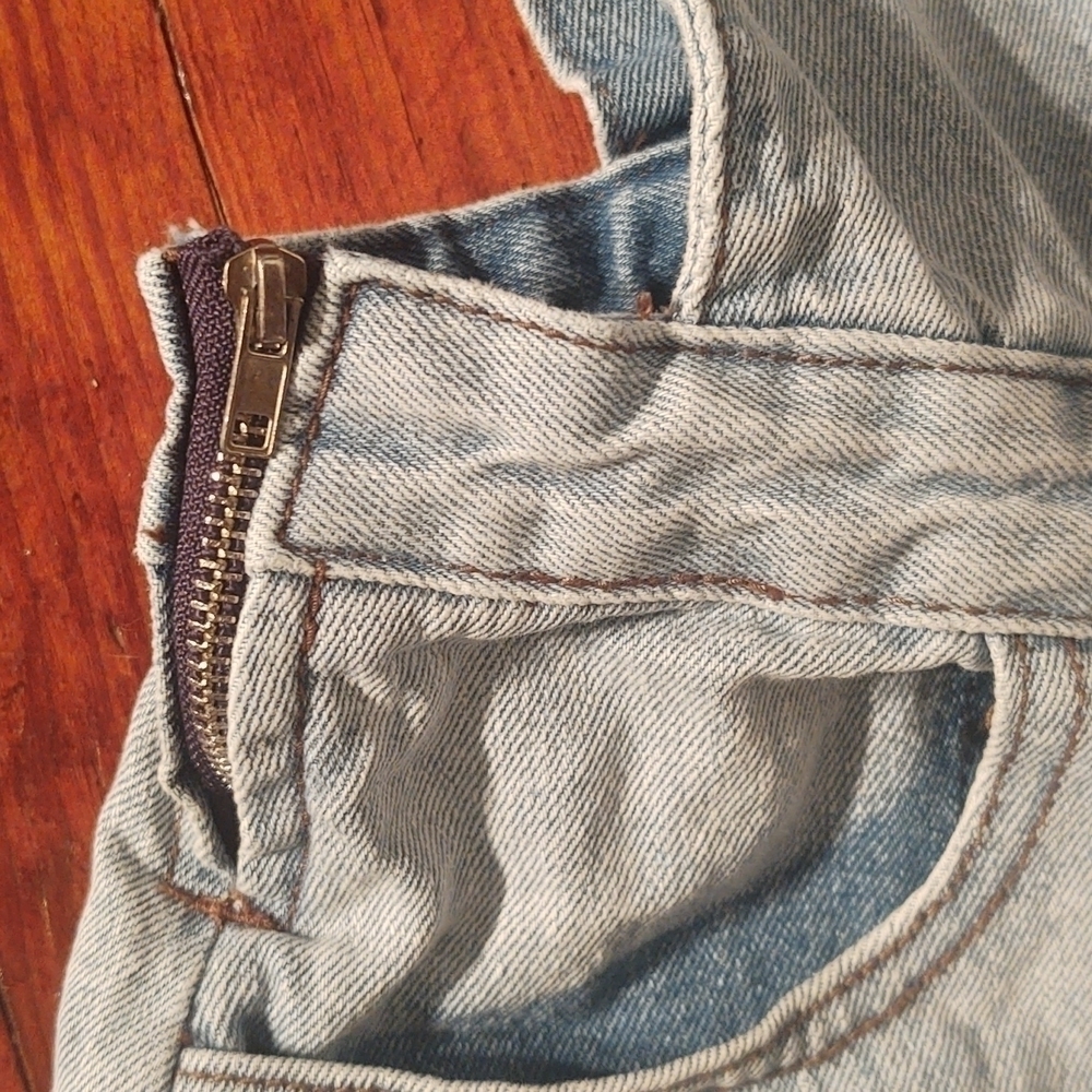 Mudd Light Wash Shortalls/Short Denim Overalls Sz S - Picture 4 of 8